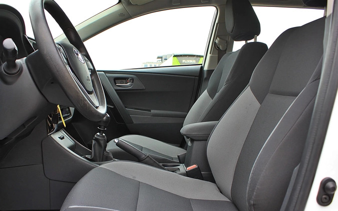 Toyota Auris cena 53899 przebieg: 111600, rok produkcji 2018 z Dębno małe 56
